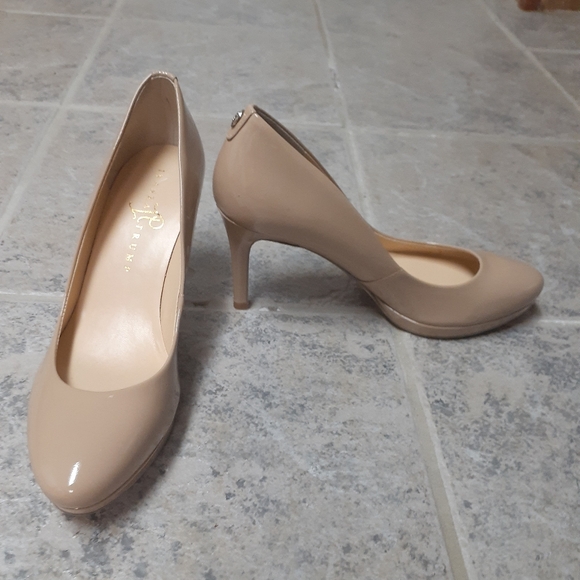 Shoes - Picture 2 of 4